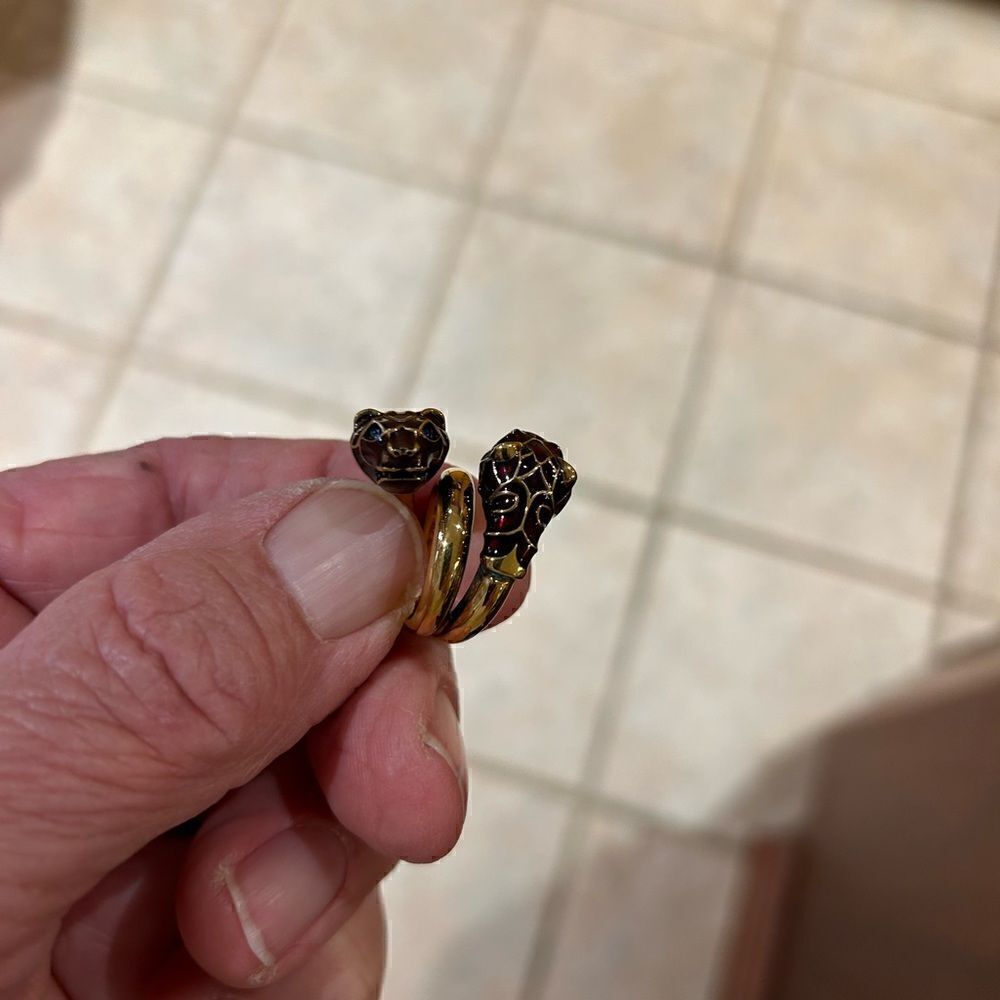 Women’s Gucci gold tone  tiger head motif ring size 5 made in Italy - Picture 5 of 8